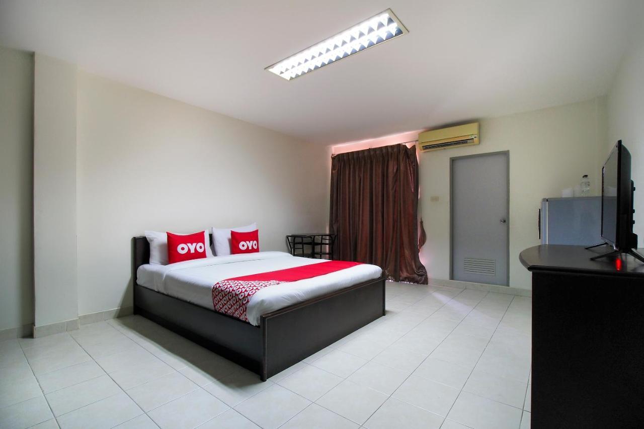 Oyo 850 Hotel 2*